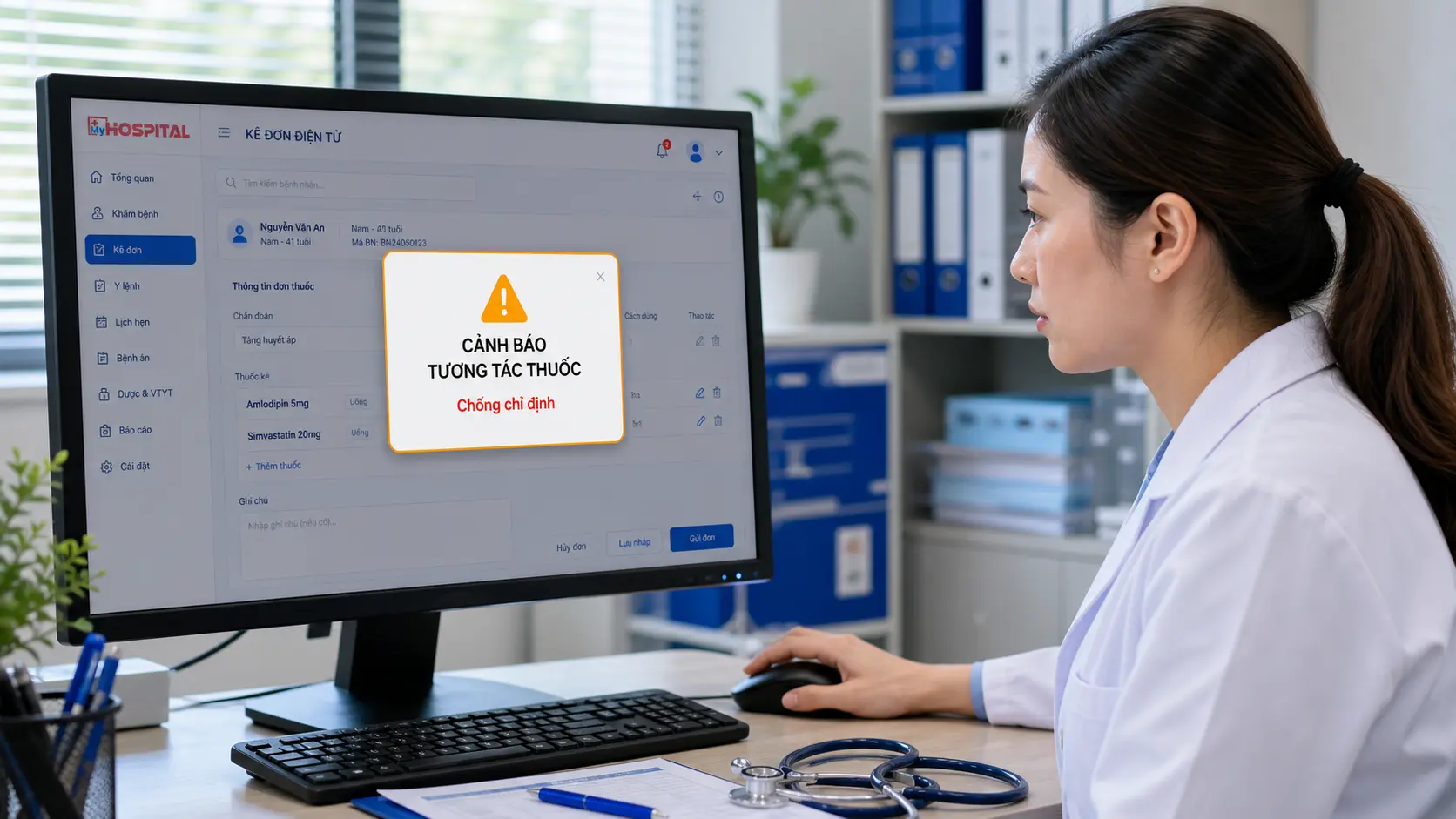 Màn hình kê đơn hiển thị cảnh báo tương tác thuốc CDSS