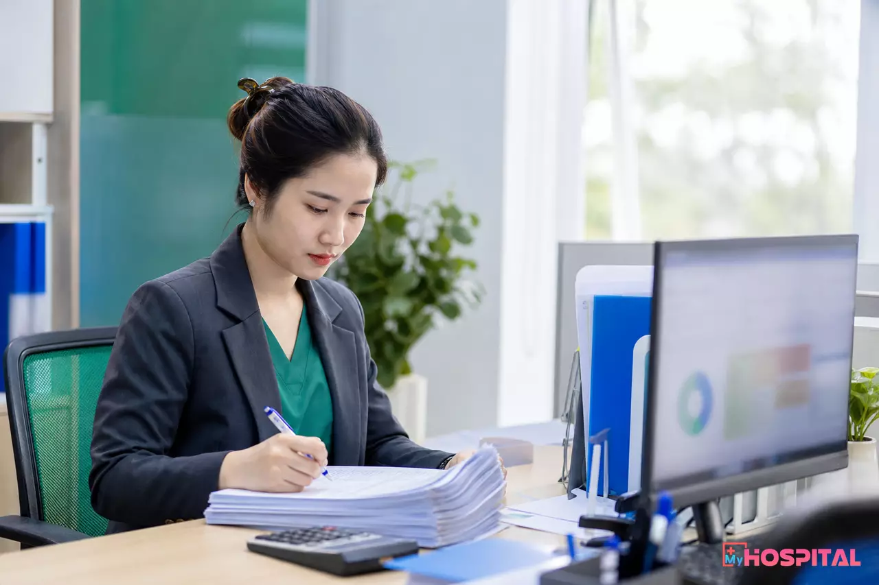 Kế toán phòng khám thẩm mỹ - da liễu đối soát doanh thu các gói liệu trình cuối tháng