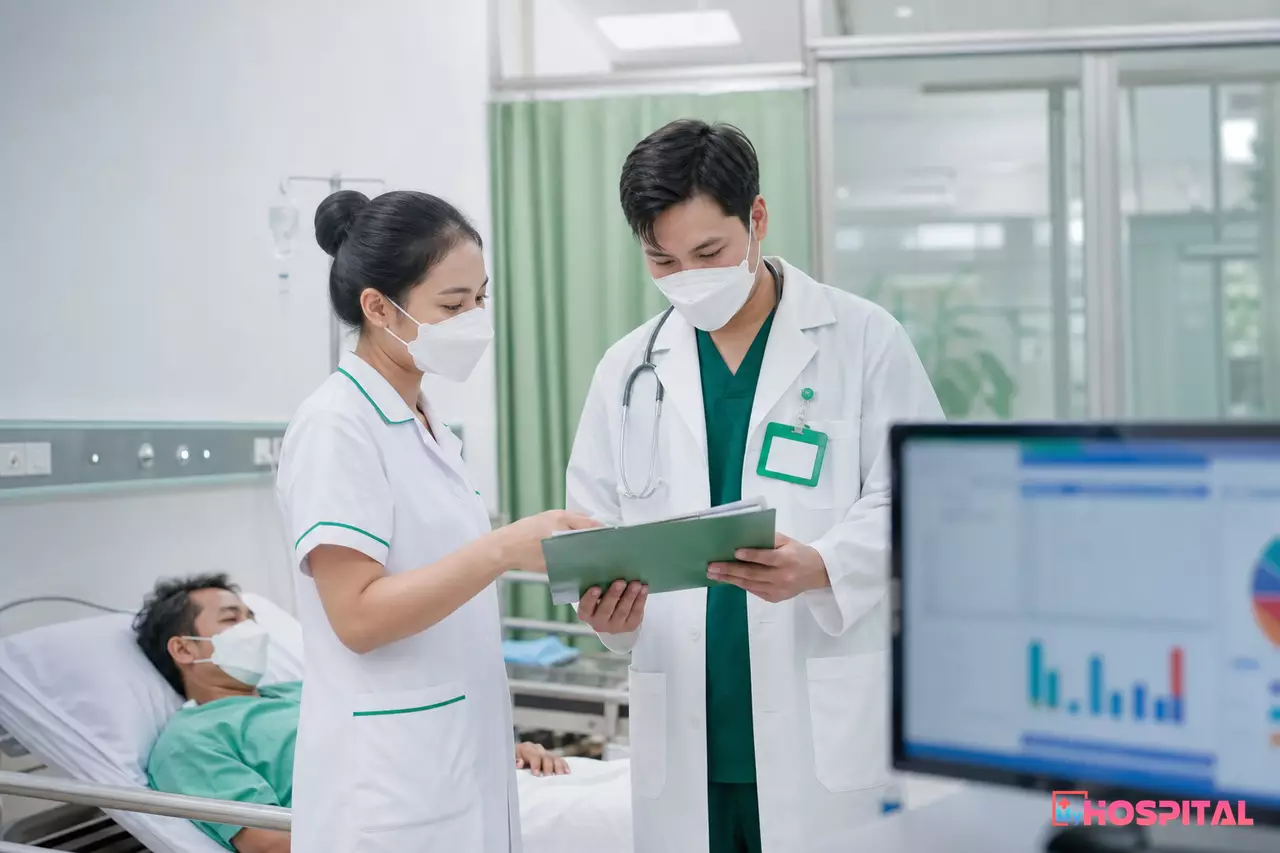 Điều dưỡng báo bác sĩ bên giường bệnh khi điểm cảnh báo sớm của người bệnh vượt ngưỡng
